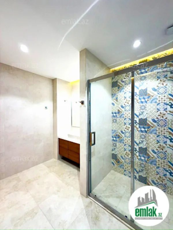 Satılır 3 otaqlı yeni tikili 136 m²