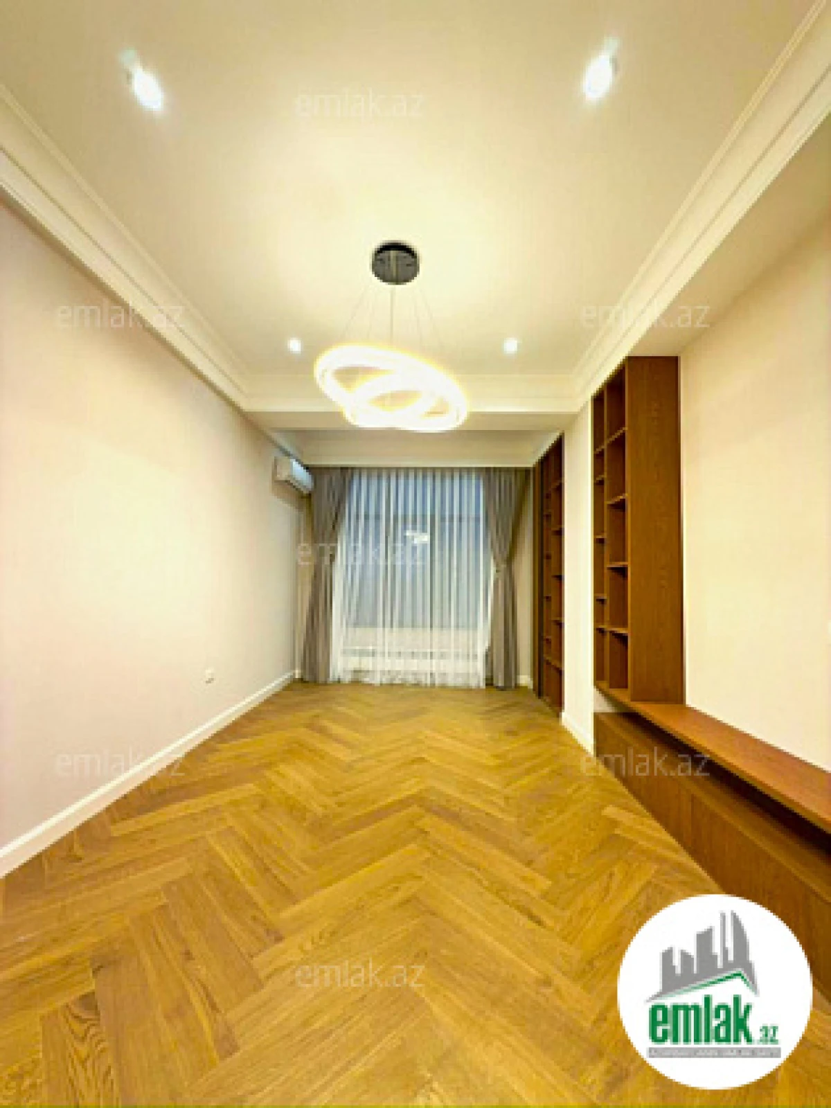 Satılır 3 otaqlı yeni tikili 136 m²