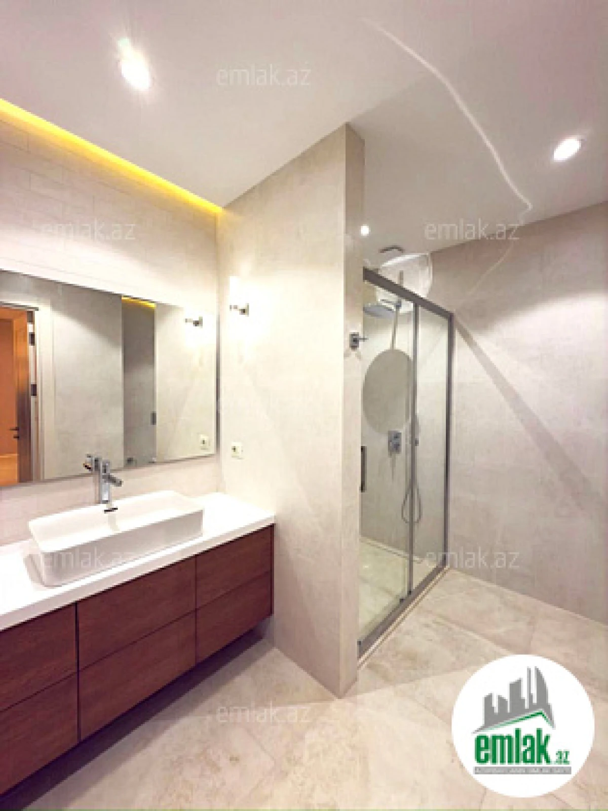 Satılır 3 otaqlı yeni tikili 136 m²