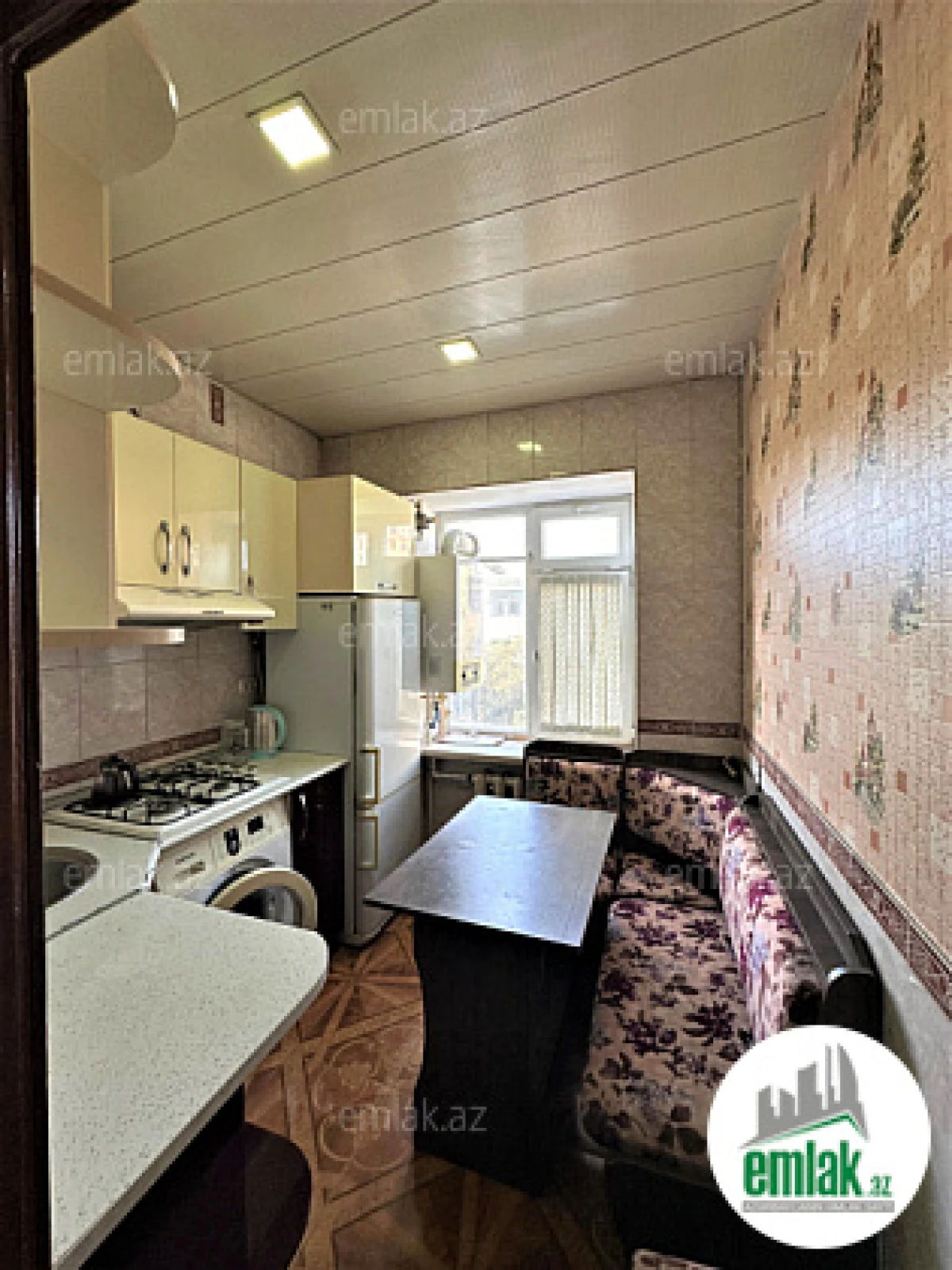 Satılır 2 otaqlı köhnə tikili 50 m²