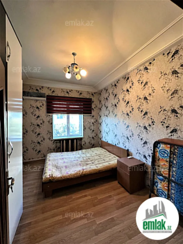 Satılır 2 otaqlı köhnə tikili 50 m²