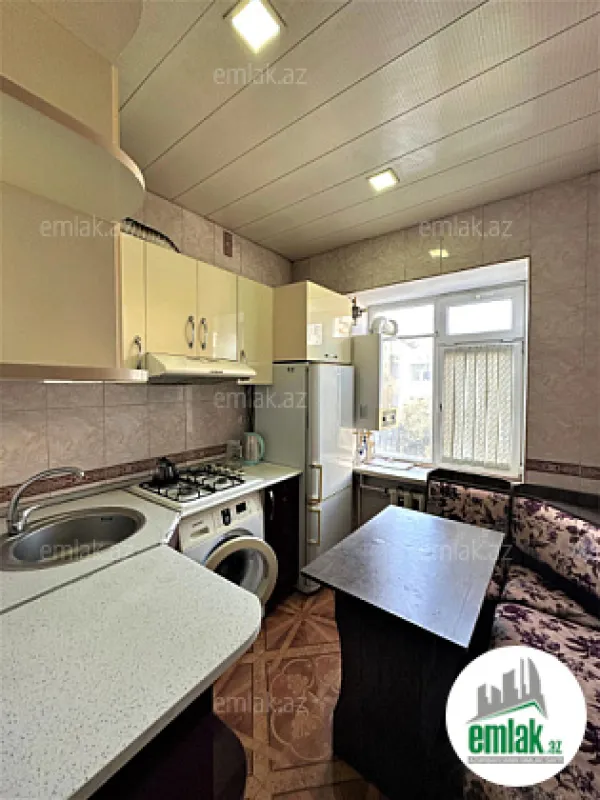 Satılır 2 otaqlı köhnə tikili 50 m²