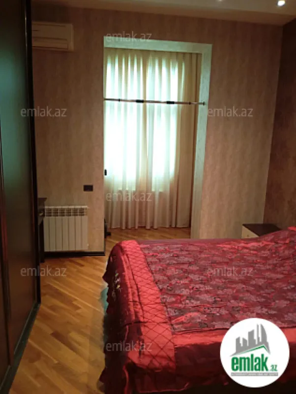 Satılır 2 otaqlı köhnə tikili 80 m²