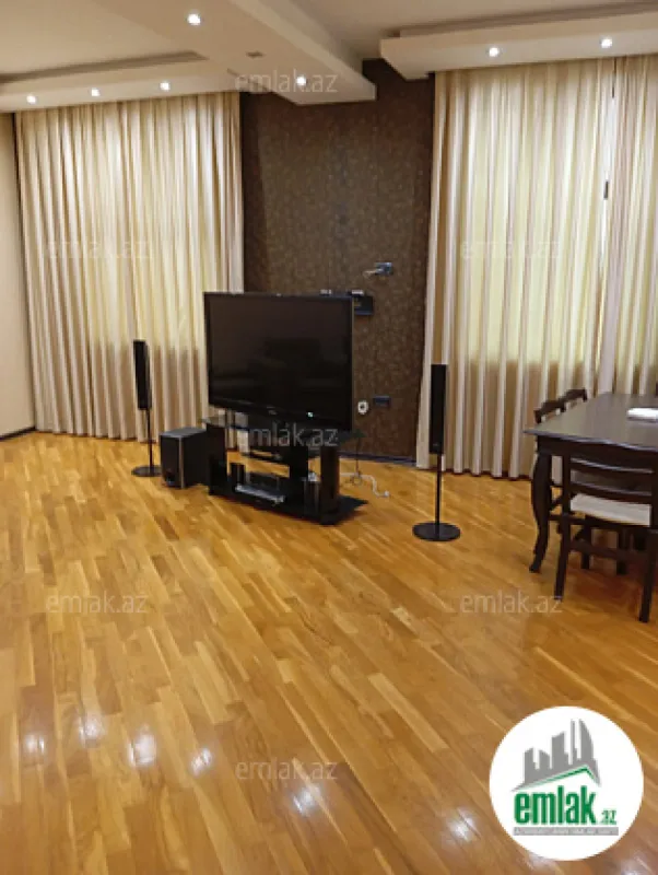 Satılır 2 otaqlı köhnə tikili 80 m²