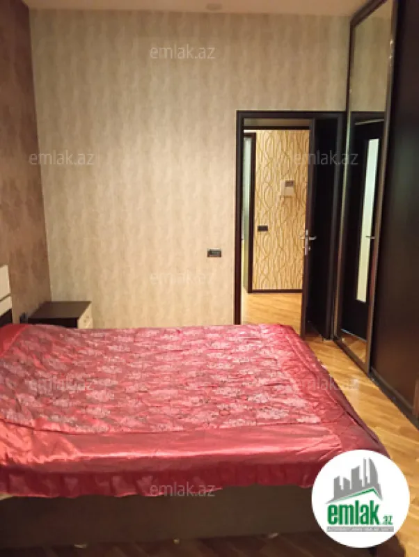 Satılır 2 otaqlı köhnə tikili 80 m²