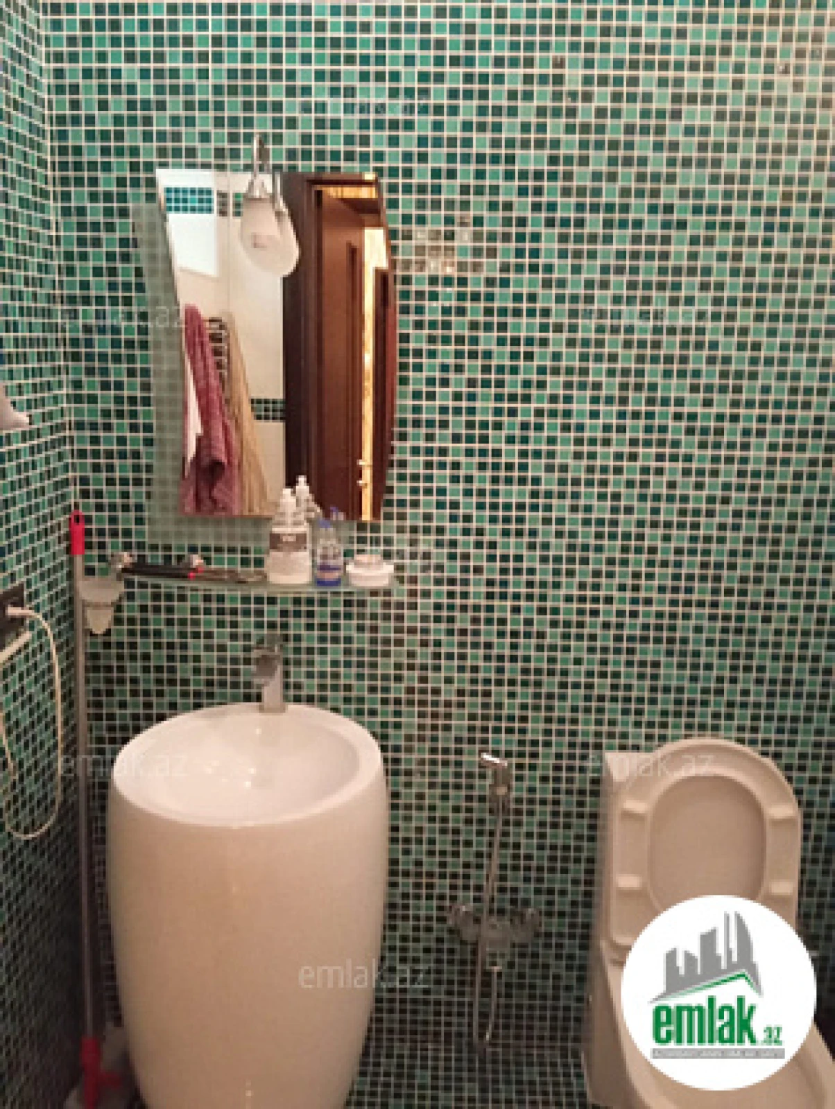 Satılır 2 otaqlı köhnə tikili 80 m²