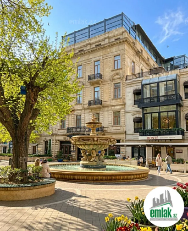 Satılır 2 otaqlı köhnə tikili 80 m²