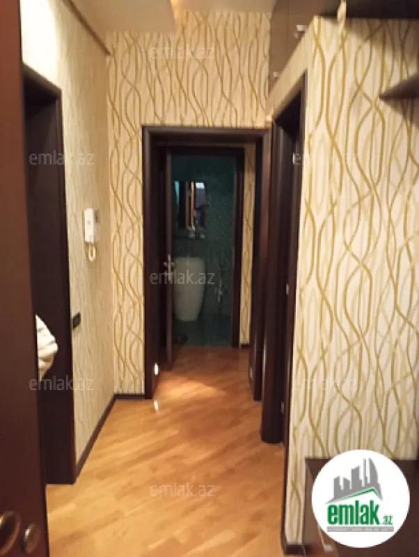 Satılır 2 otaqlı köhnə tikili 80 m²