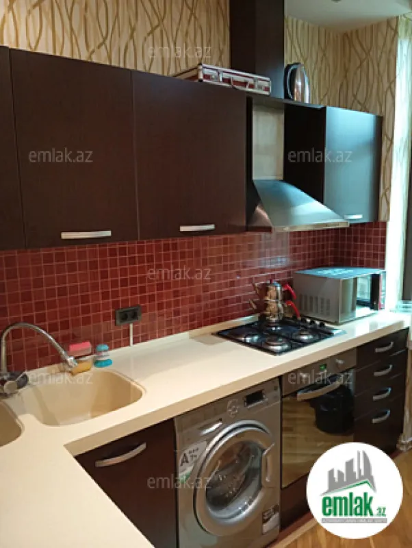 Satılır 2 otaqlı köhnə tikili 80 m²