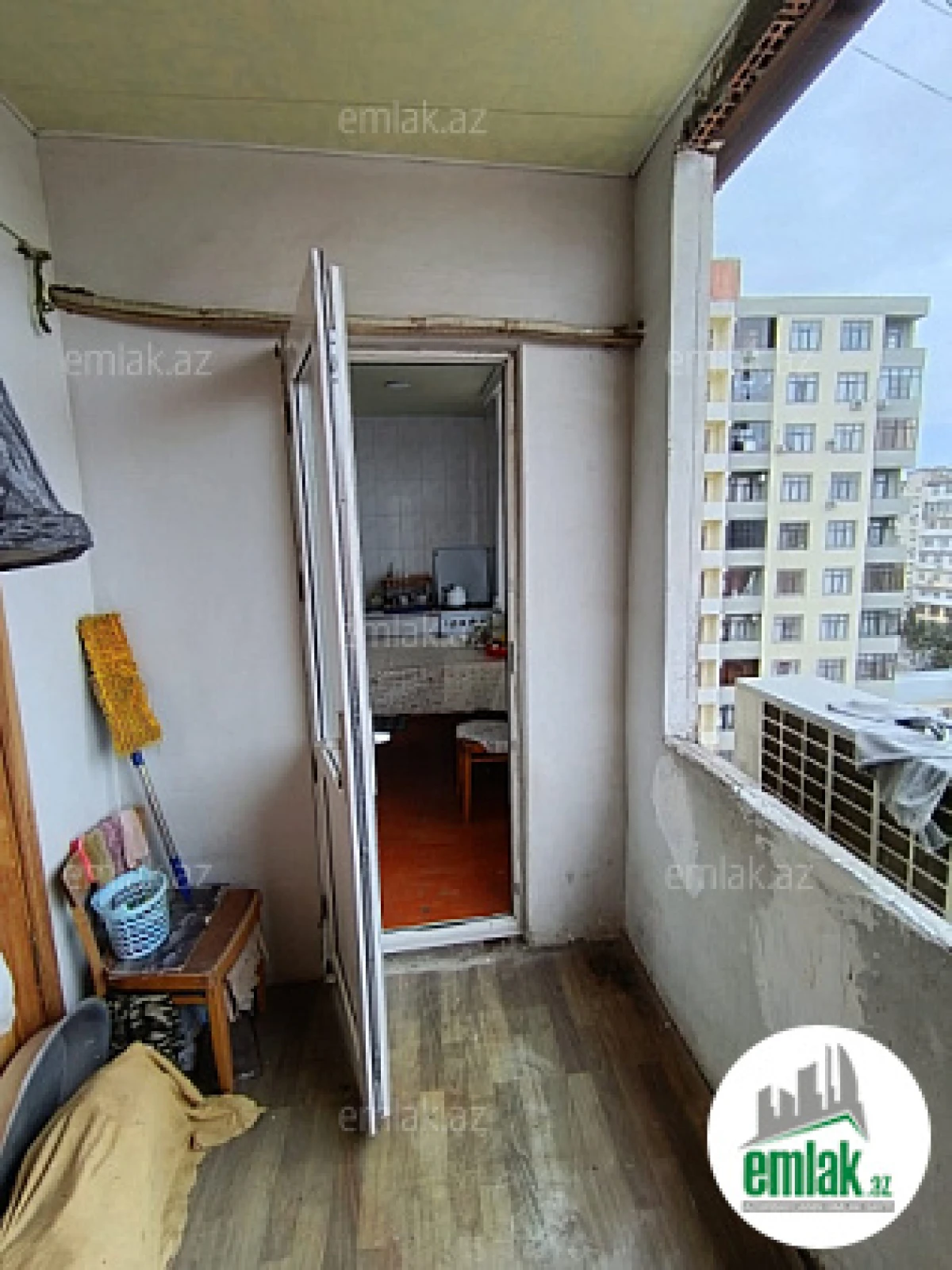 Satılır 4 otaqlı köhnə tikili 100 m²