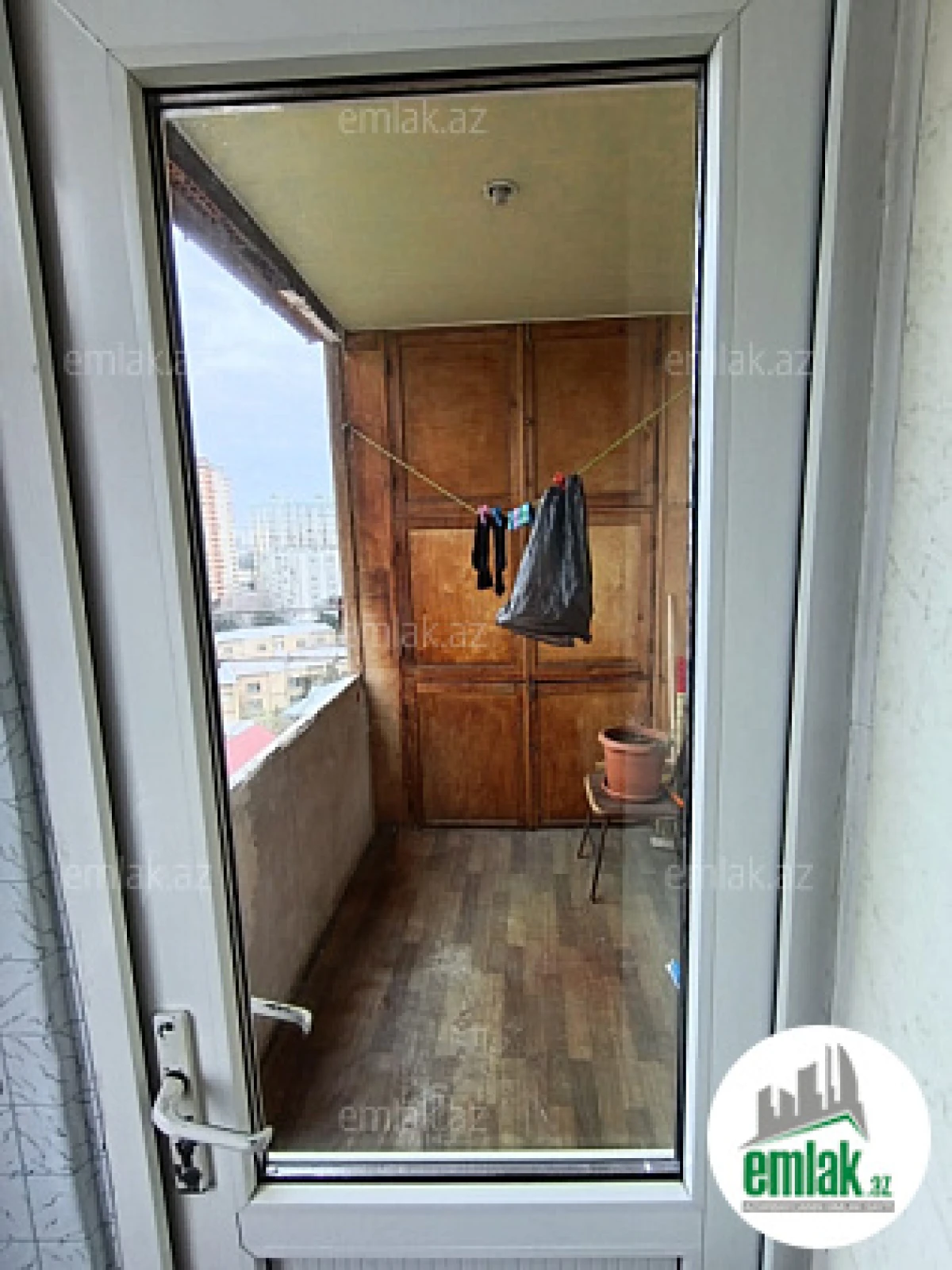 Satılır 4 otaqlı köhnə tikili 100 m²