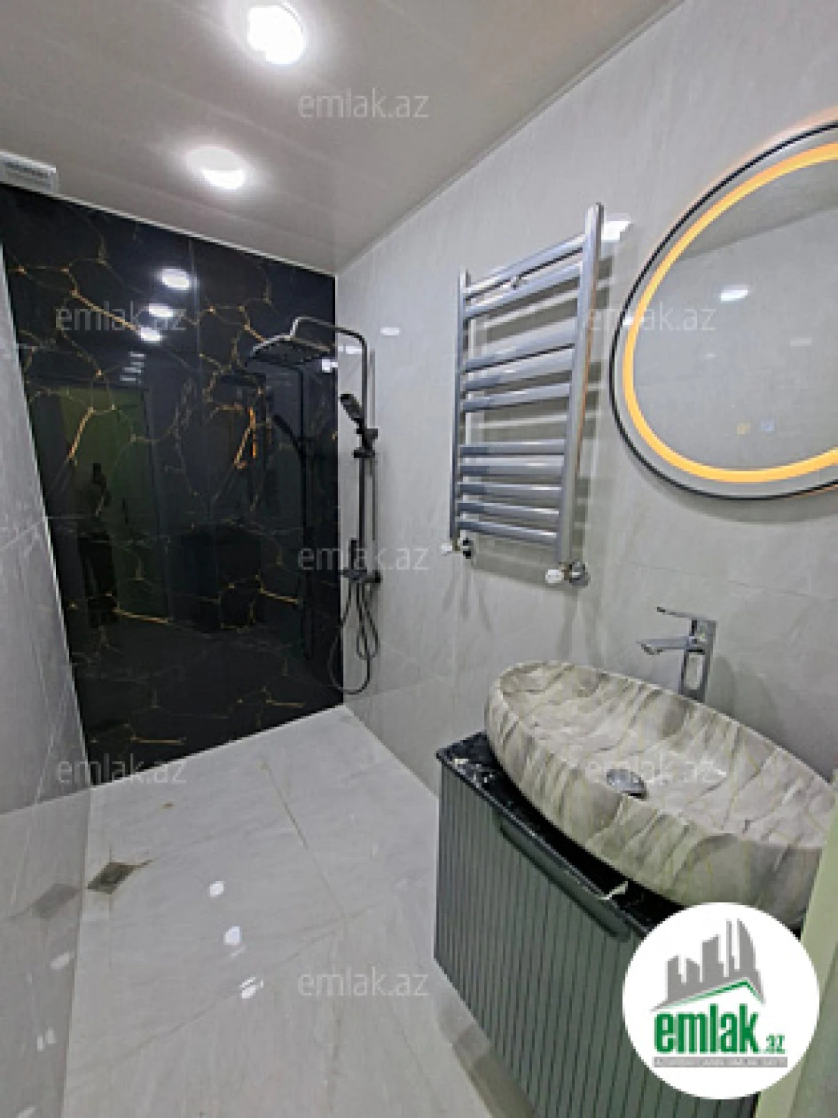 Satılır 2 otaqlı köhnə tikili 65 m²