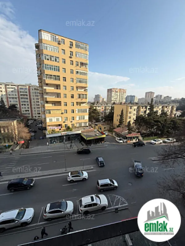 Satılır 3 otaqlı köhnə tikili 70 m²