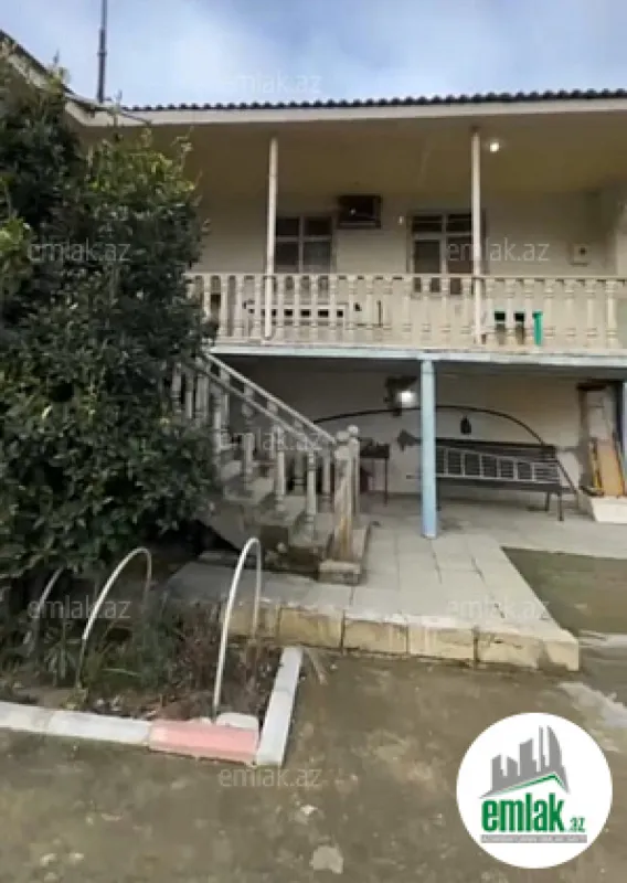 Satılır 3 otaqlı mənzil 200 m²