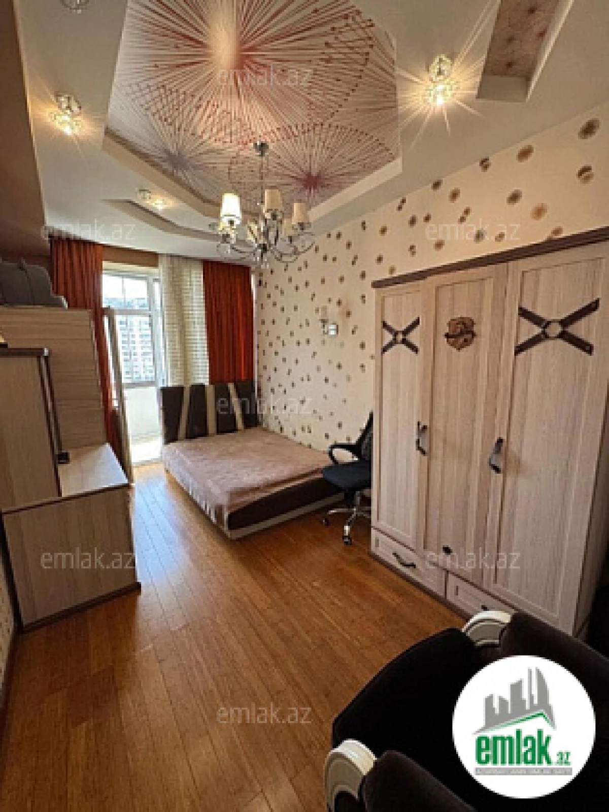 Satılır 4 otaqlı yeni tikili 150 m²