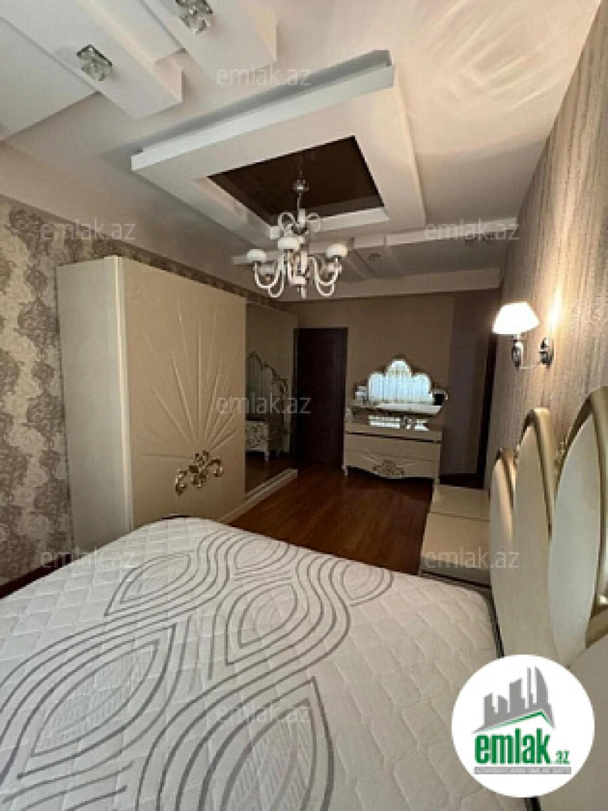 Satılır 4 otaqlı yeni tikili 150 m²