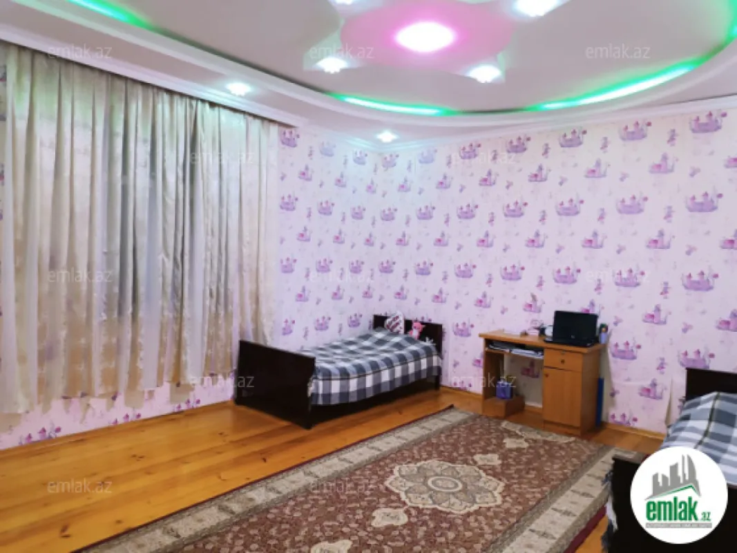 Satılır 8 otaqlı yeni tikili 395 m²