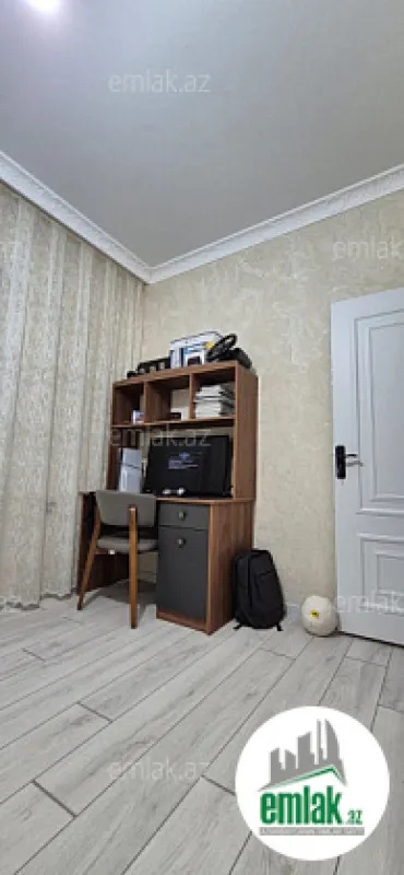 Satılır 4 otaqlı mənzil 120 m²