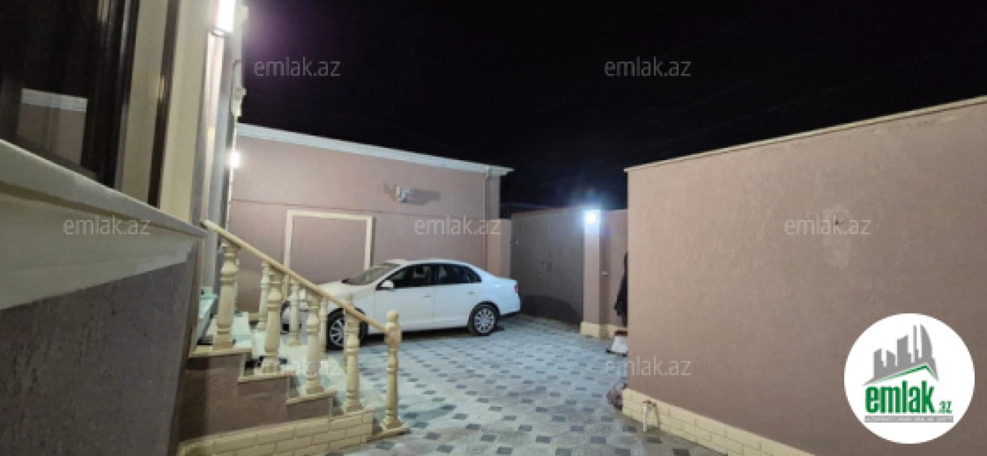Satılır 4 otaqlı mənzil 120 m²