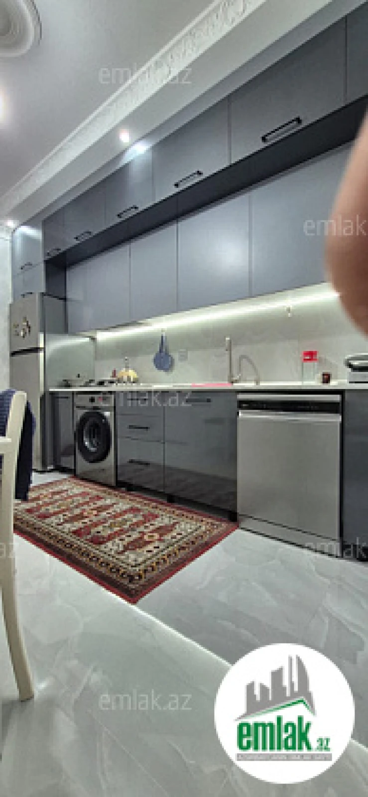 Satılır 4 otaqlı mənzil 120 m²