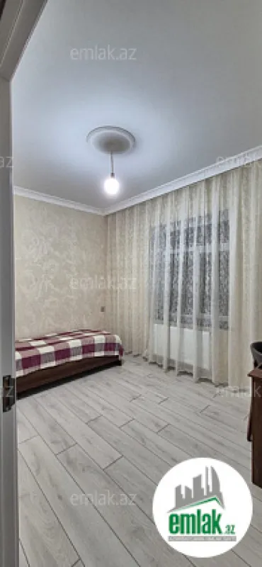 Satılır 4 otaqlı mənzil 120 m²