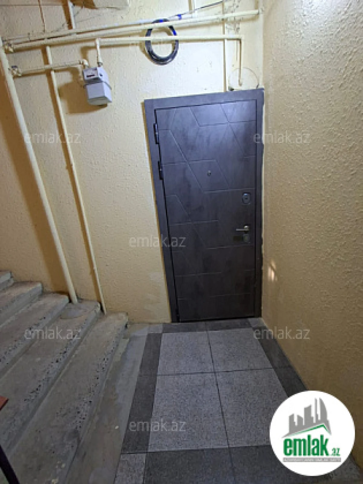 Satılır 2 otaqlı köhnə tikili 60 m²
