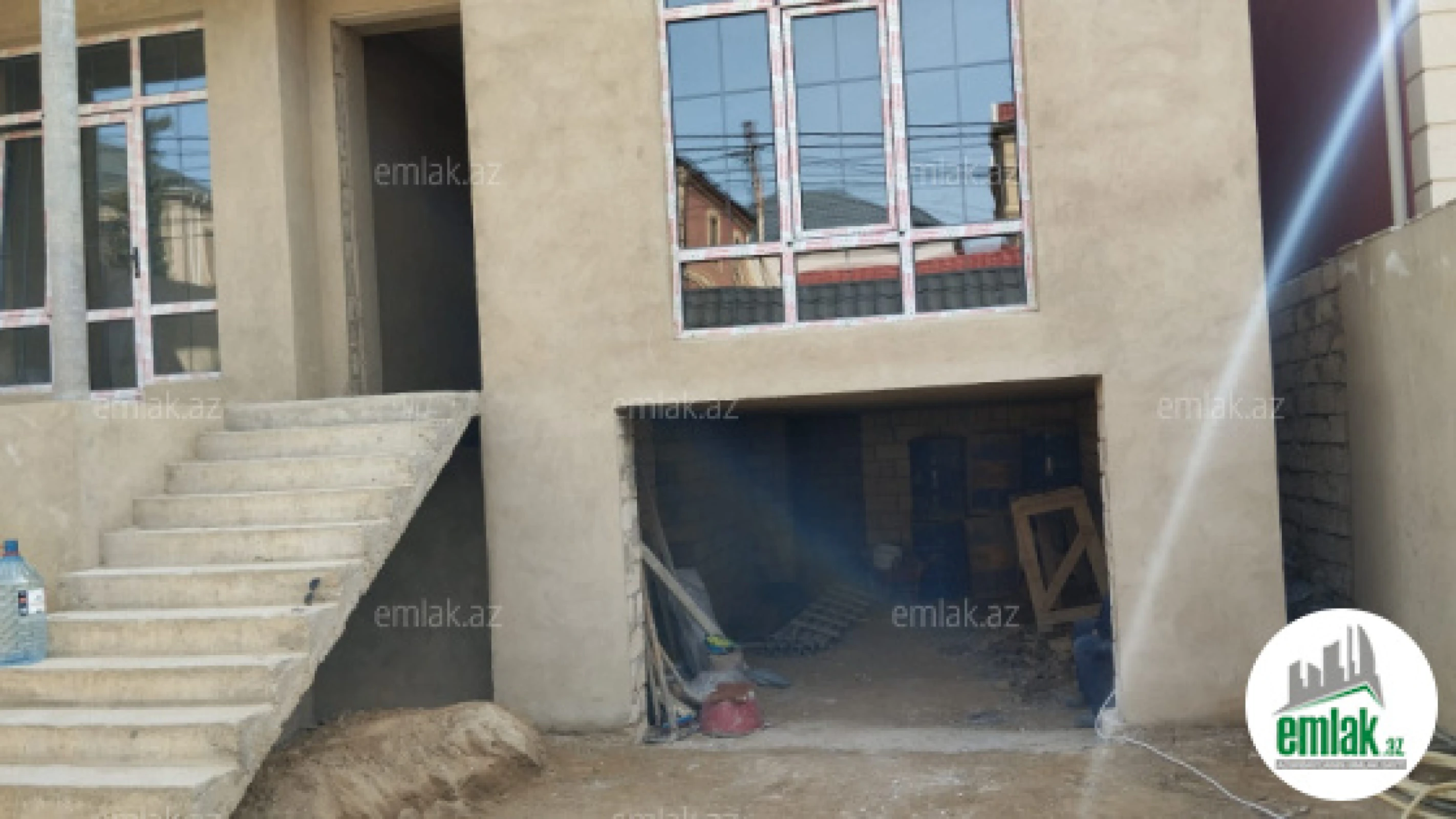 Satılır 5 otaqlı həyət evi 220 m²