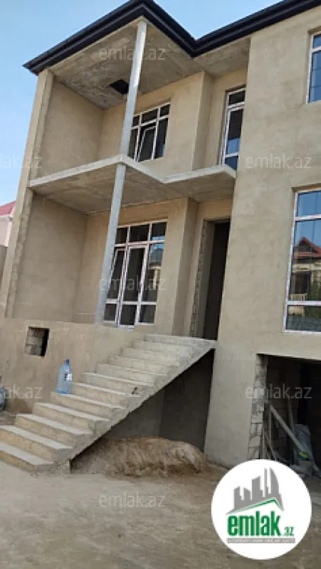 Satılır 5 otaqlı həyət evi 220 m²