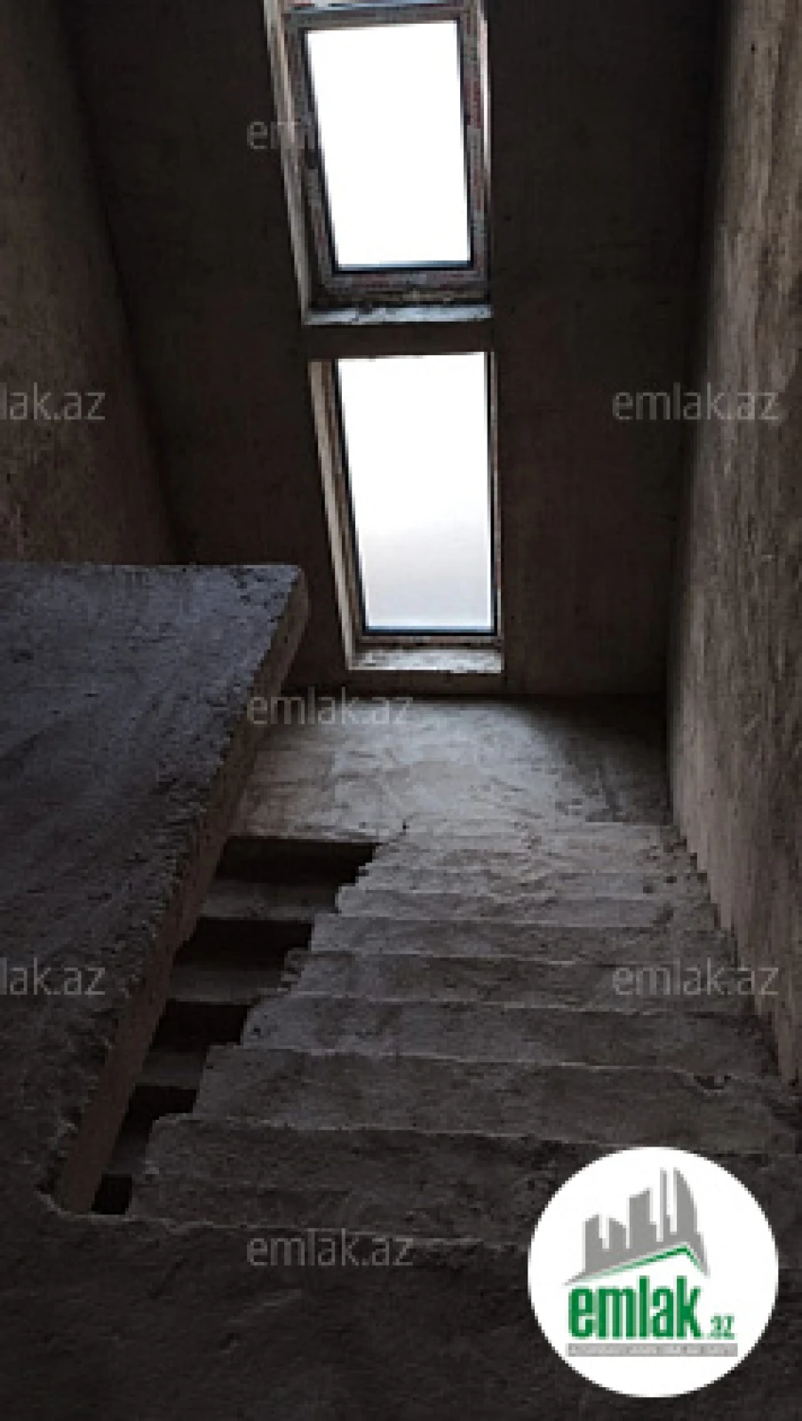 Satılır 5 otaqlı həyət evi 220 m²