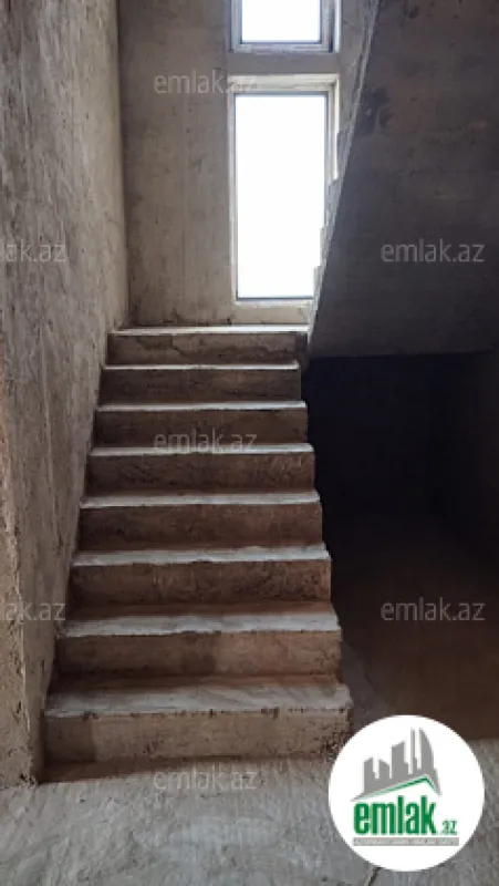 Satılır 5 otaqlı həyət evi 220 m²