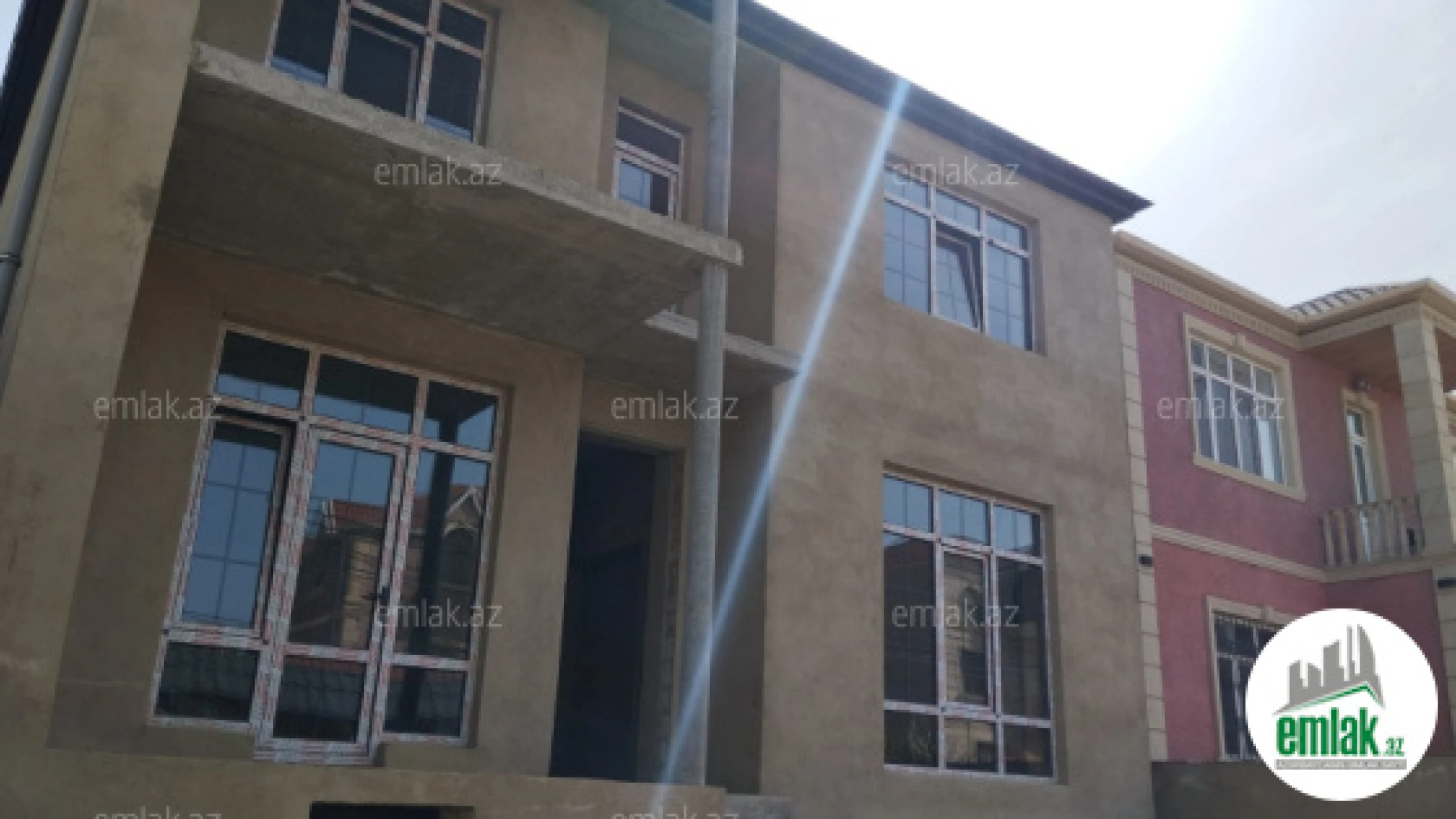 Satılır 5 otaqlı həyət evi 220 m²