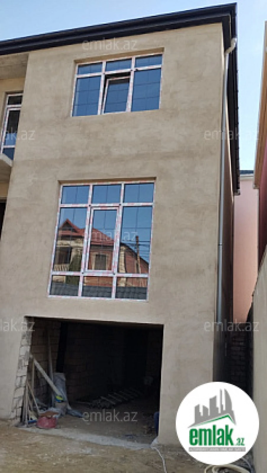 Satılır 5 otaqlı həyət evi 220 m²