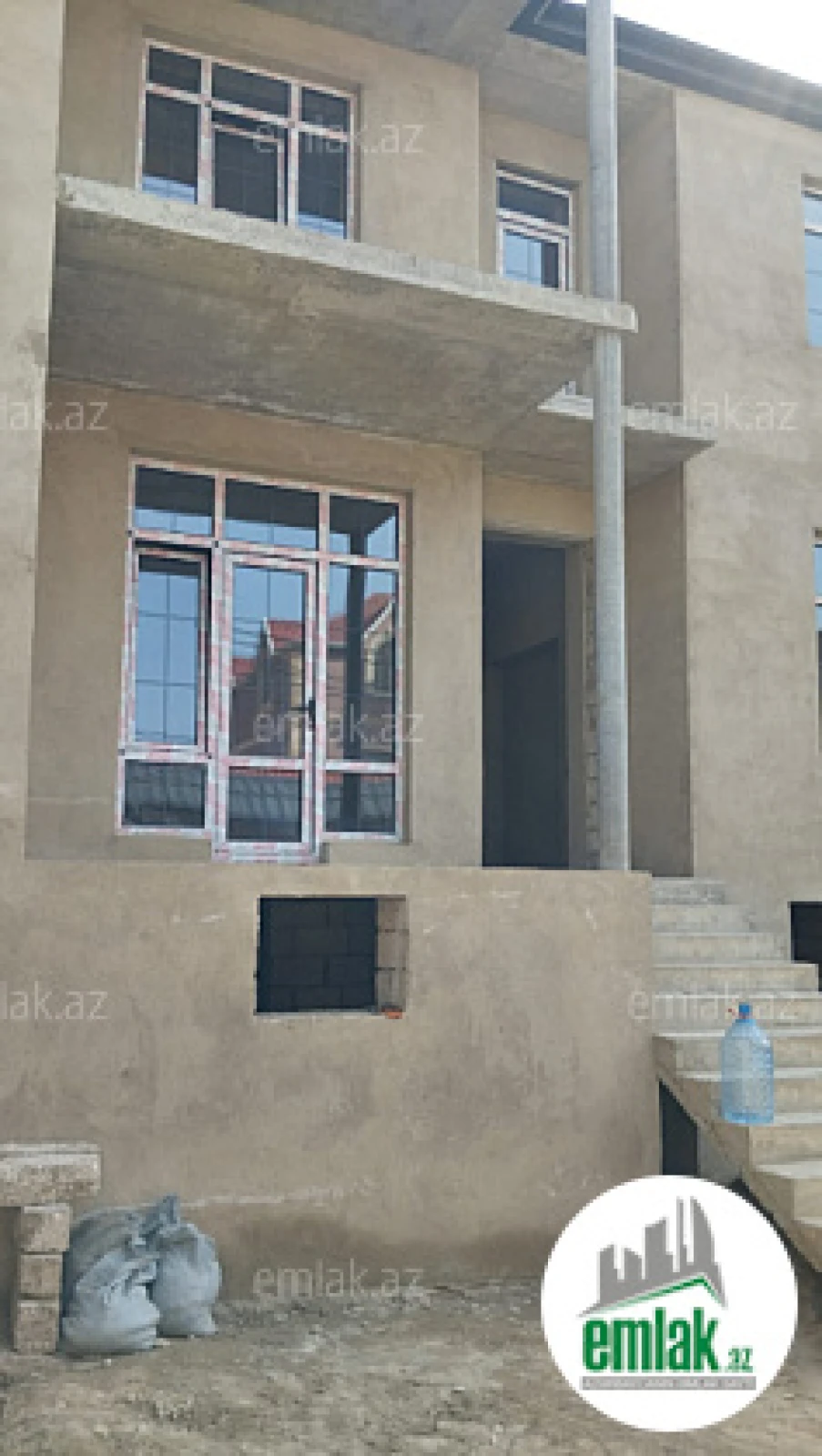 Satılır 5 otaqlı həyət evi 220 m²