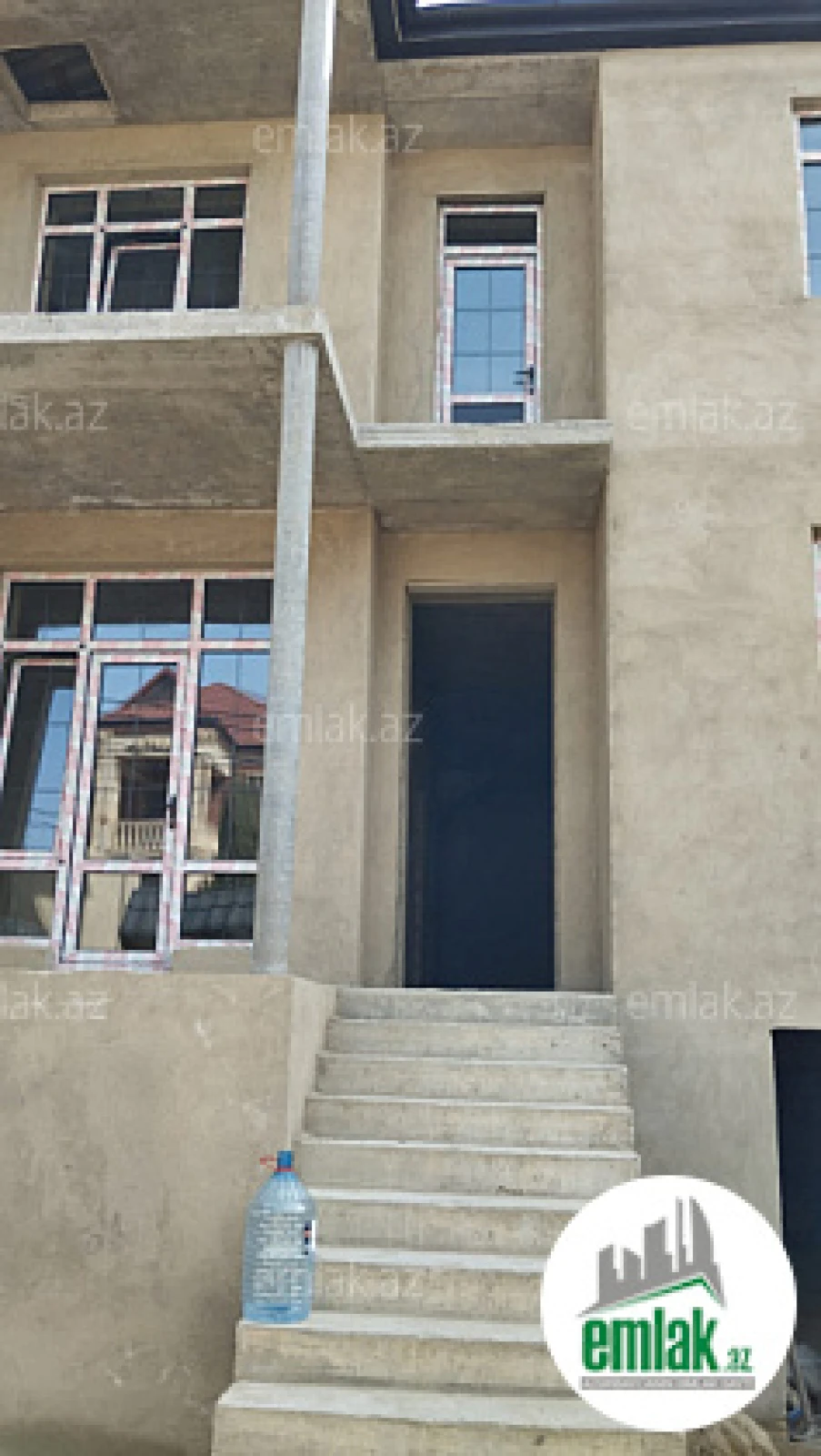 Satılır 5 otaqlı həyət evi 220 m²