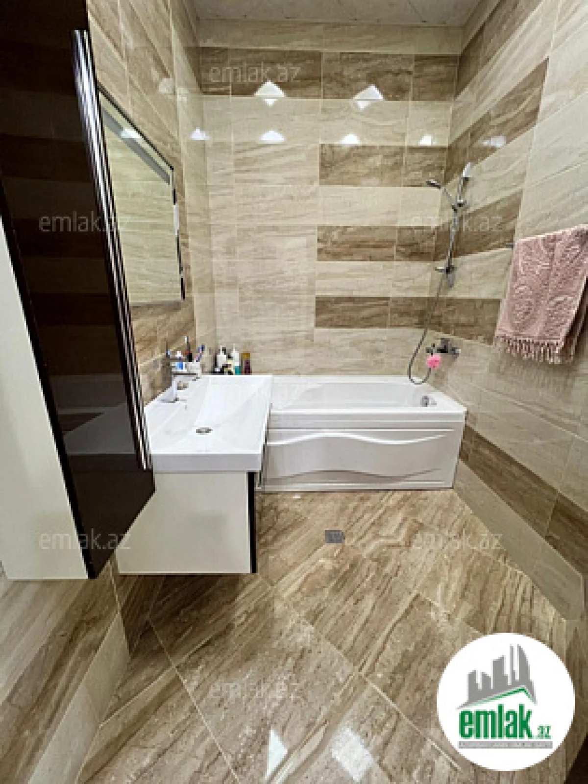 Satılır 3 otaqlı yeni tikili 119 m²