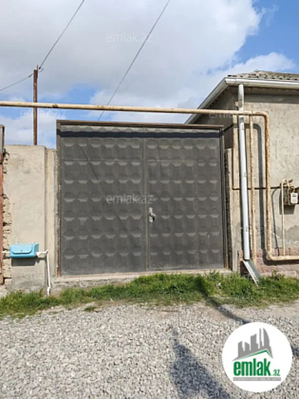 Satılır 5 otaqlı həyət evi 140 m²