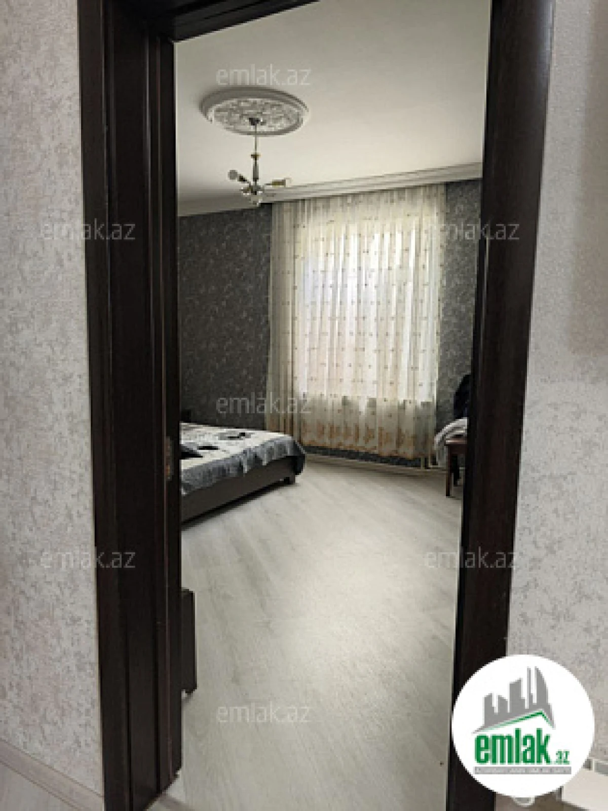 Satılır 5 otaqlı həyət evi 140 m²