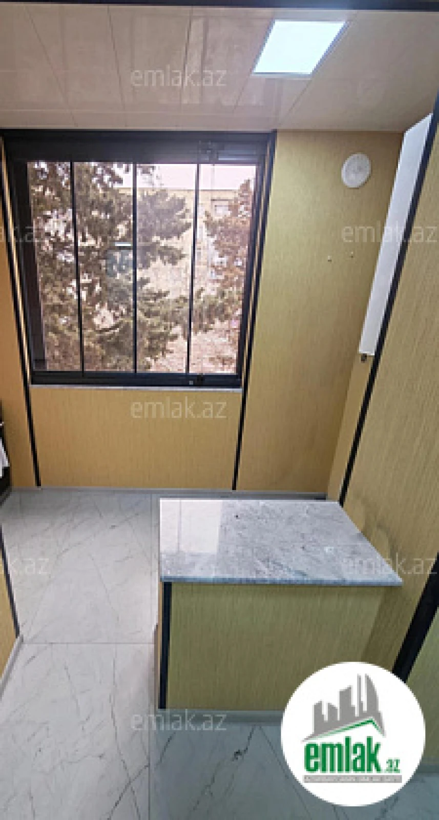 Satılır 3 otaqlı köhnə tikili 80 m²