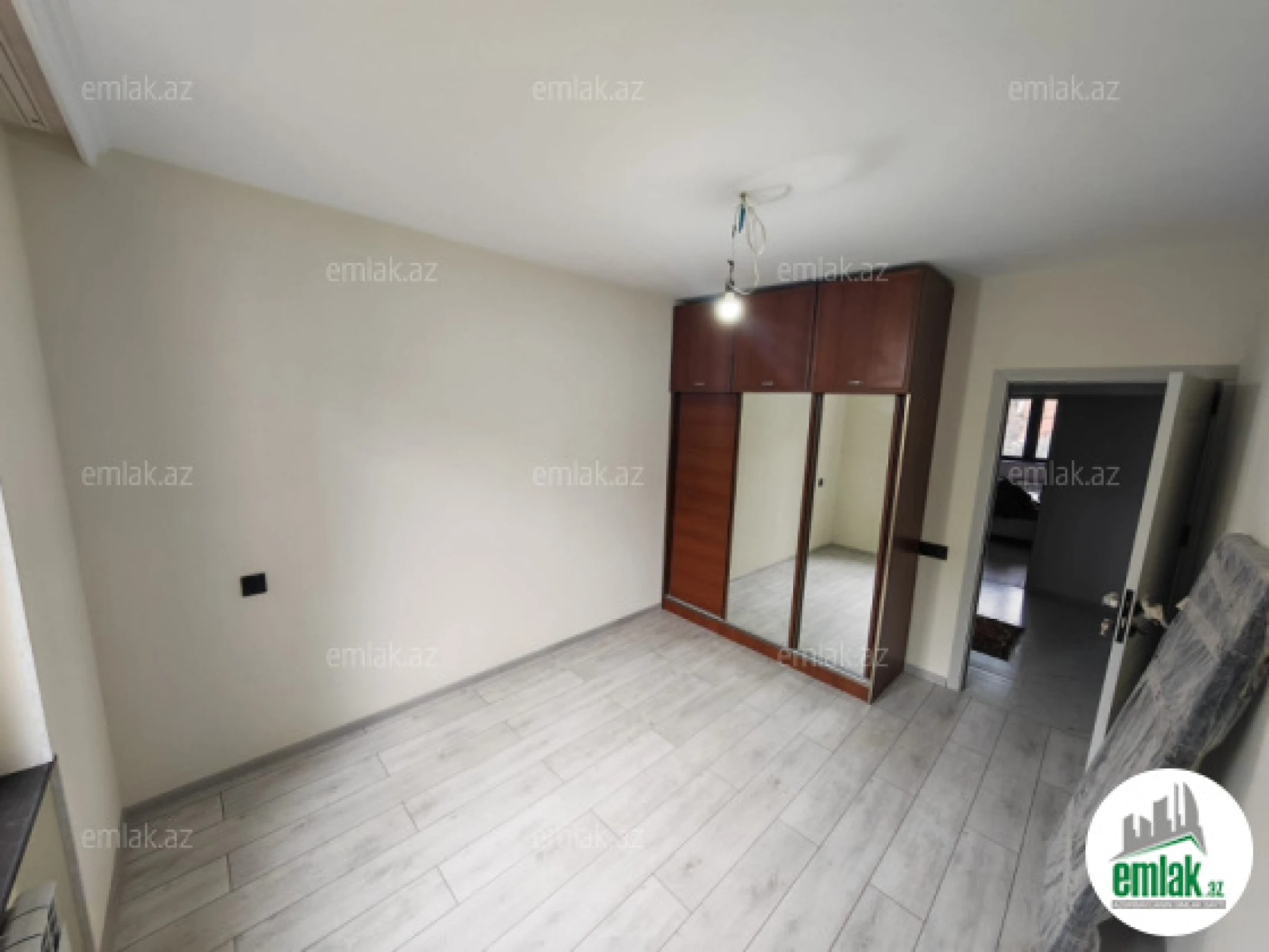 Satılır 3 otaqlı köhnə tikili 80 m²