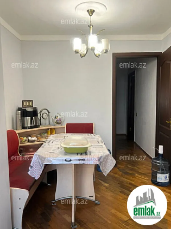Satılır 3 otaqlı köhnə tikili 80 m²