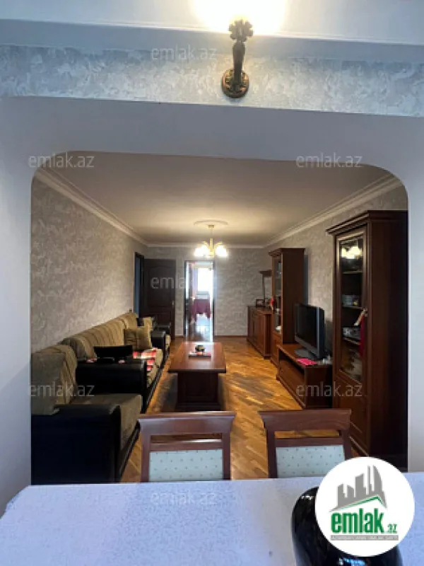 Satılır 3 otaqlı köhnə tikili 80 m²