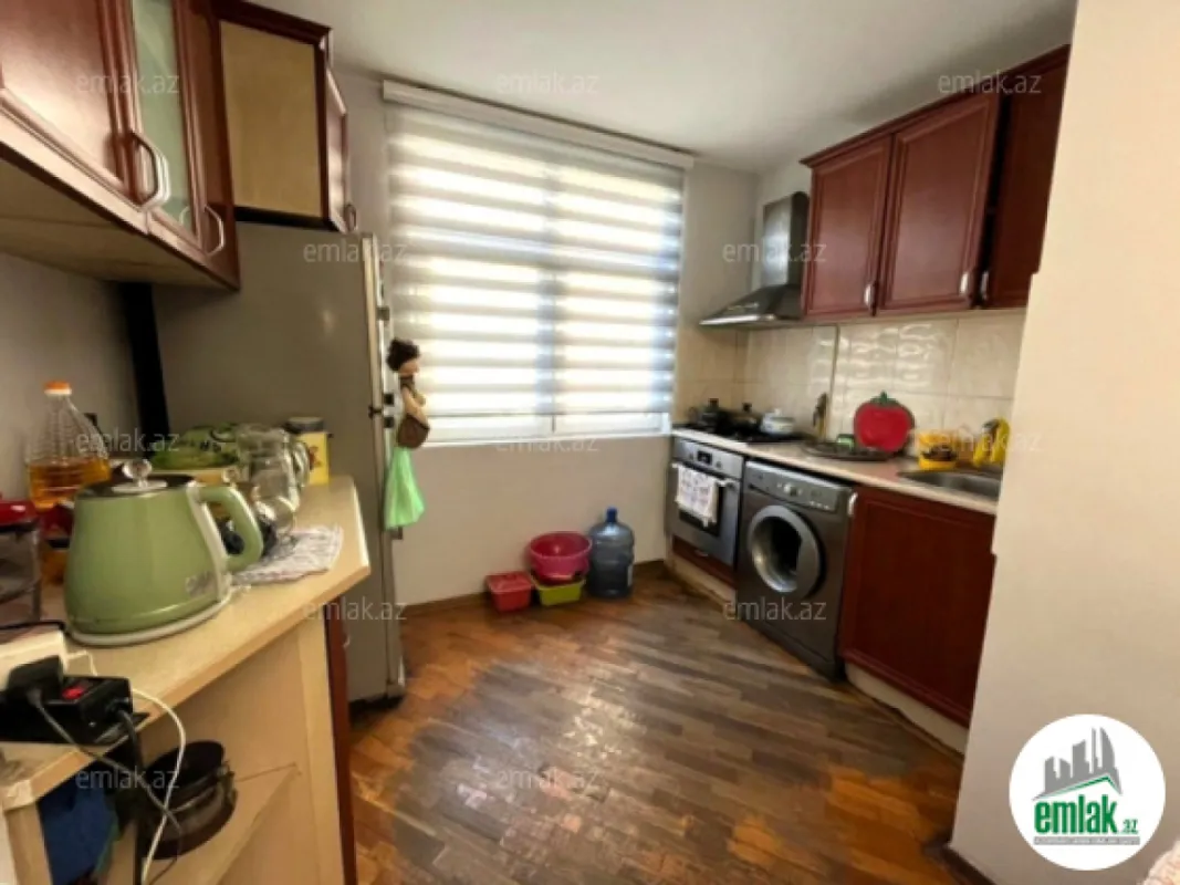 Satılır 3 otaqlı köhnə tikili 80 m²