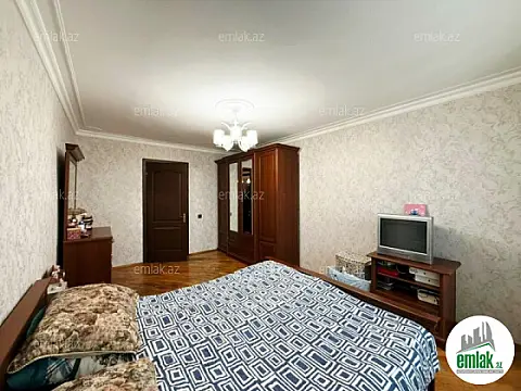 Satılır 3 otaqlı köhnə tikili 80 m²