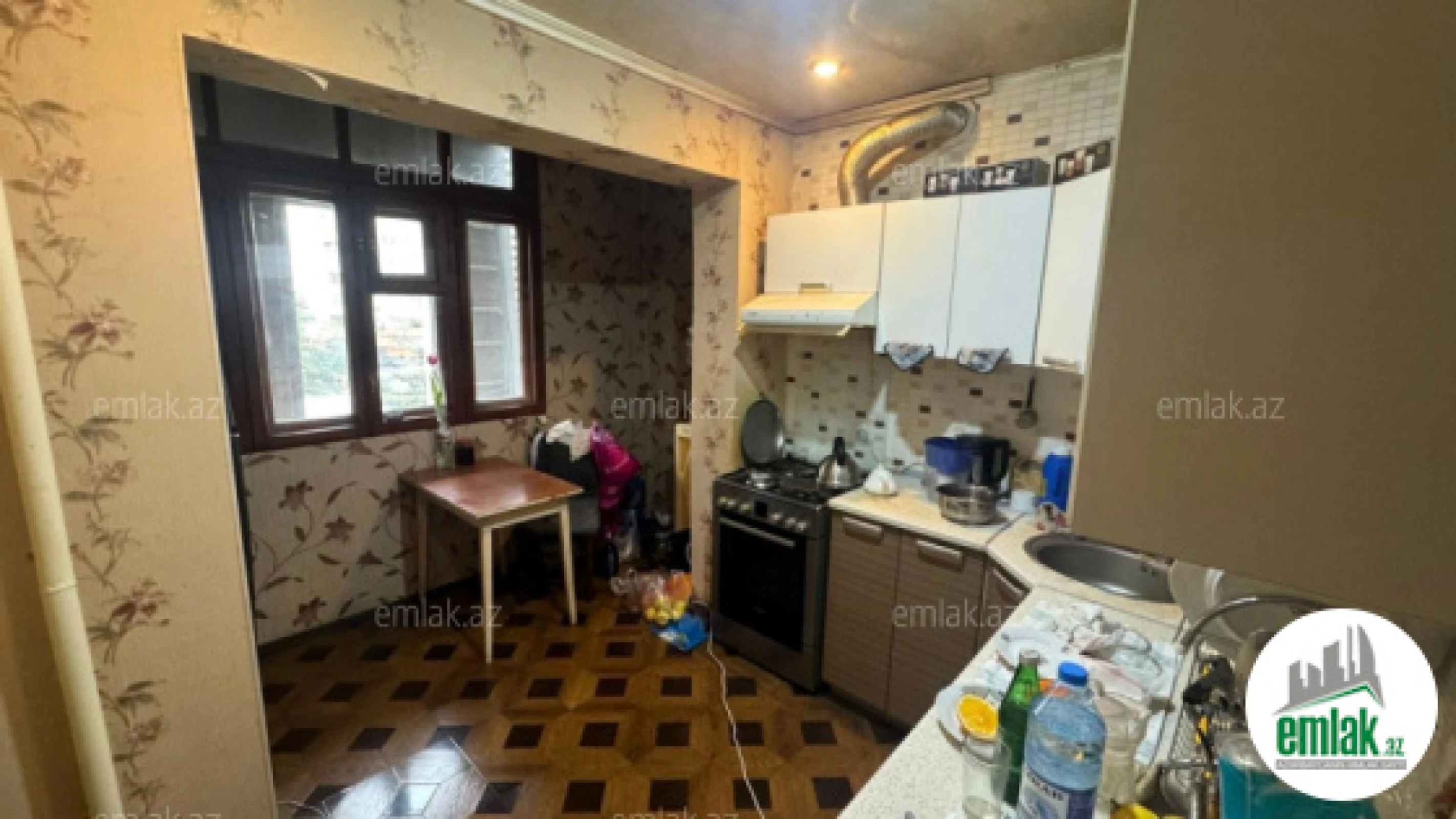 Satılır 3 otaqlı köhnə tikili 87 m²
