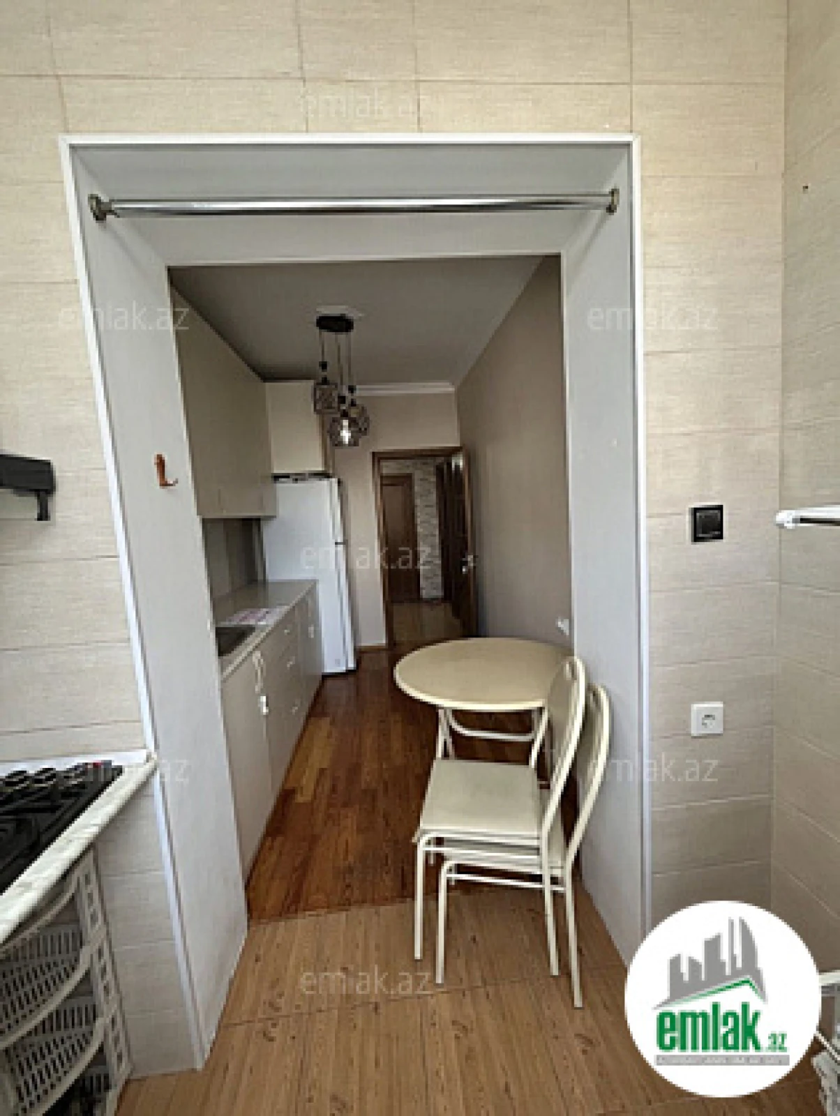 Satılır 2 otaqlı köhnə tikili 65 m²