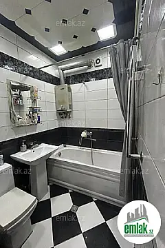 Satılır 2 otaqlı köhnə tikili 65 m²