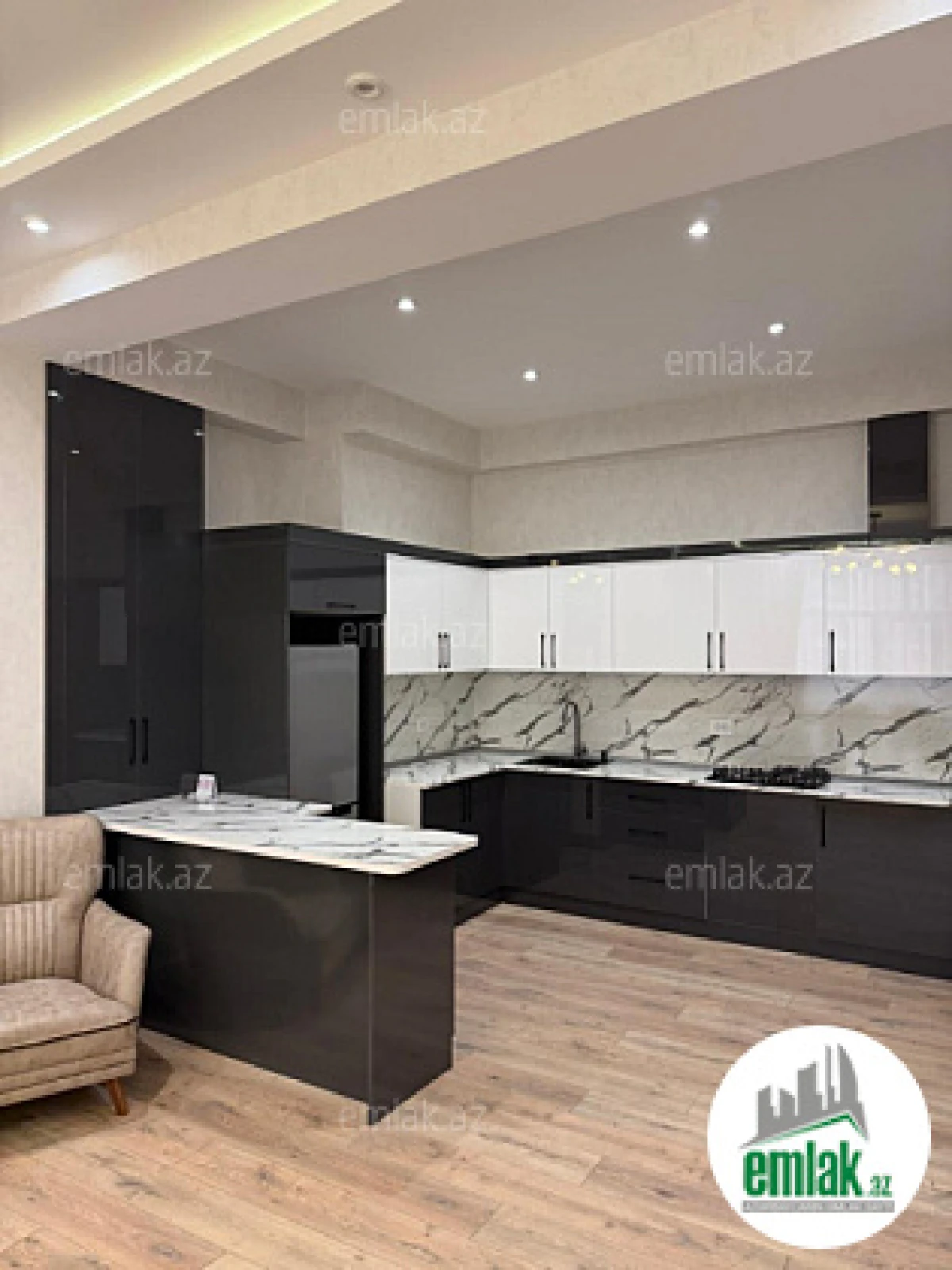 Satılır 2 otaqlı yeni tikili 85 m²