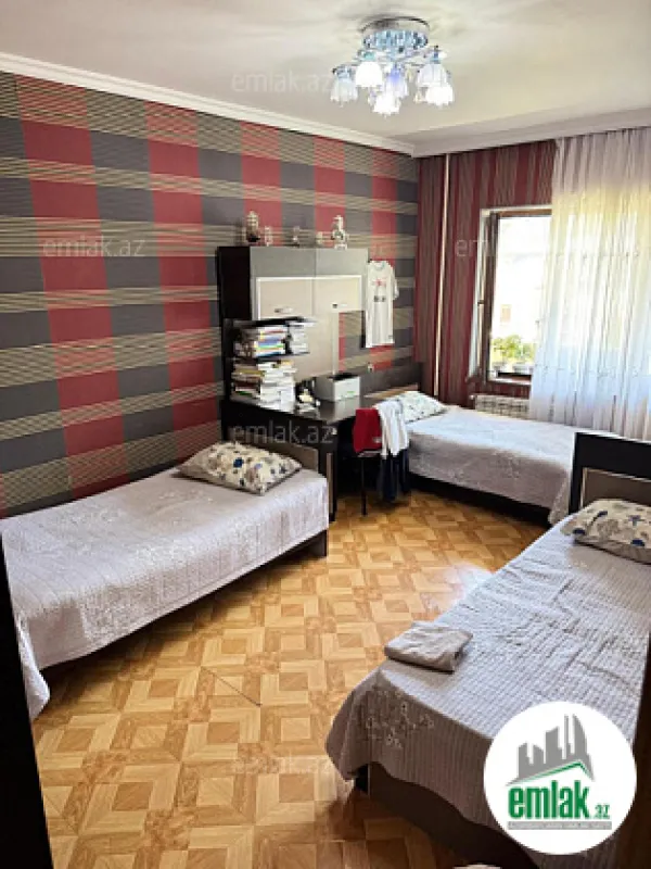 Satılır 3 otaqlı köhnə tikili 85 m²