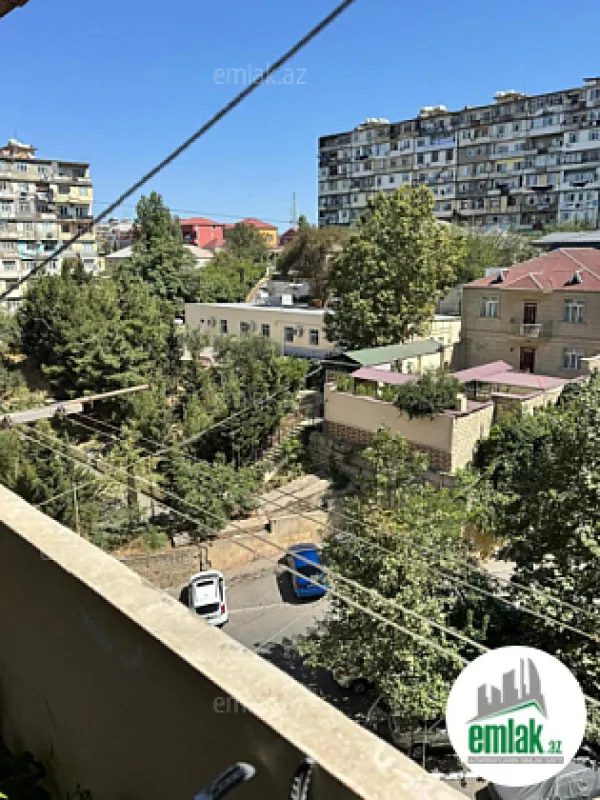 Satılır 3 otaqlı köhnə tikili 85 m²