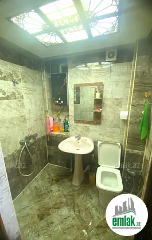 Satılır 3 otaqlı köhnə tikili 90 m²